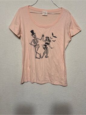 Mischief Made Retro Skeleton Pin-Up Scoop Neck Tee in Light Pink